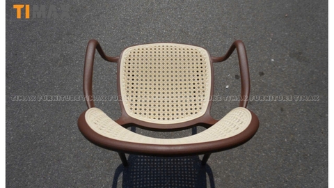 Ghế nhựa đúc lưới giả mây có tay vịn