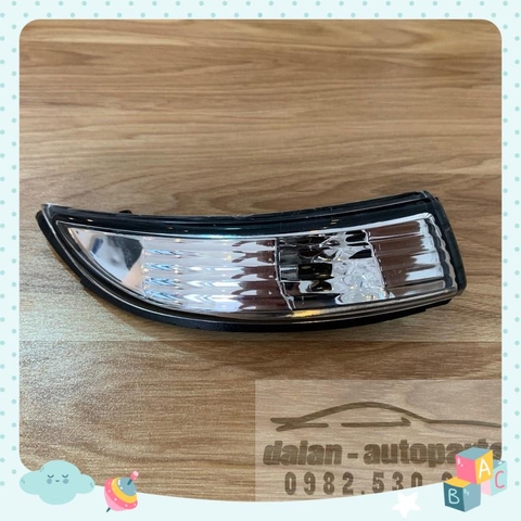 Đèn xi nhan trên gương dùng cho xe Ford Fiesta 2011 - 2016 - 8A6117683
