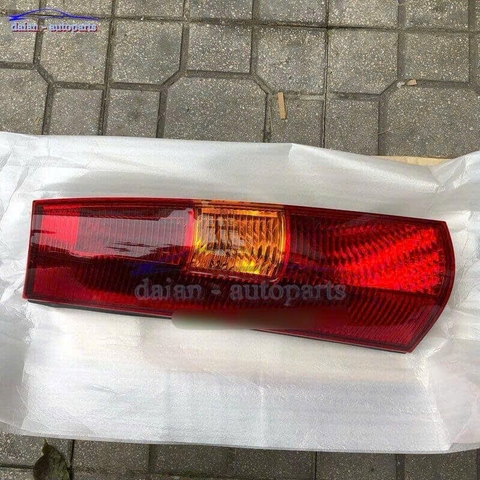 Đèn hậu Ford Everest 2005 UP2151180B chính hãng