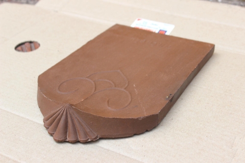 Ngói mũi hài Thạch Bàn mầu đỏ 230 x 150 x 11