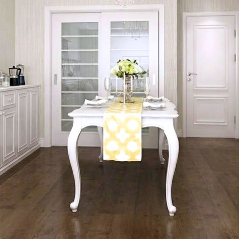 Bàn ăn tân cổ điển màu trắng