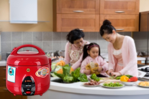 Nồi cơm điện Goldsun nắp Gài 3D 1,5 lít ARC-G150GP