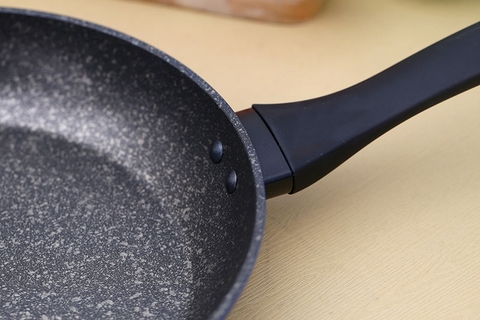 Chảo đá hoa cương đáy từ Sunhouse SFP28B 28