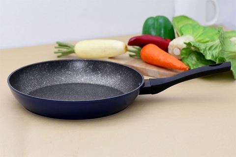 Chảo đá hoa cương đáy từ Sunhouse SFP28B 28