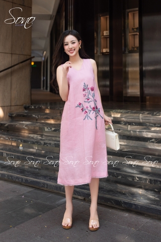 SONO - Đầm linen cổ tim thêu cành lá xương cá