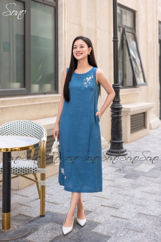 SONO - Đầm linen nút bên viền trắng thêu