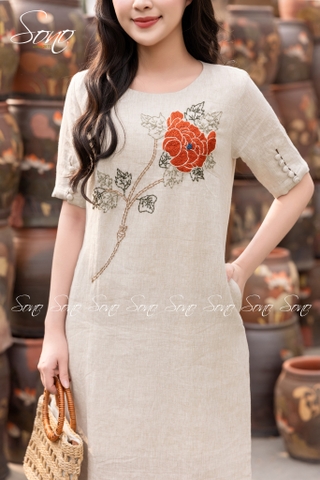 SONO - Đầm linen nút bọc tay thêu hoa mẫu đơn