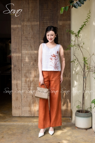 SONO - Áo linen sát nách đột chỉ bông sen