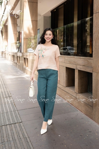SONO - Áo linen thêu lá xanh se hạt hồng
