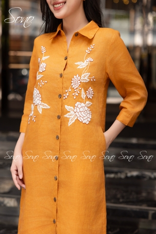 SONO - Đầm sơ mi thêu 2 bên hoa trắng