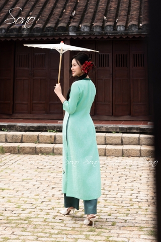 SONO - Áo dài xanh mint thêu vòng hoa