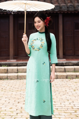 SONO - Áo dài xanh mint thêu vòng hoa