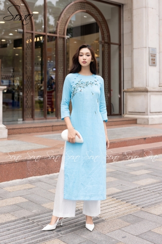 SONO - Áo dài xanh dương thêu cành hoa đổ