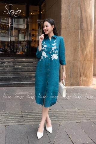 SONO - Đầm sơ mi thêu 2 bên hoa trắng
