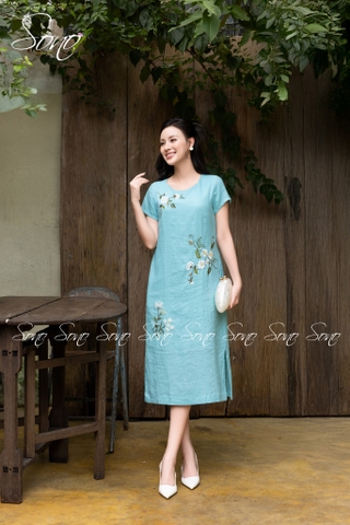 SONO - Đầm linen thêu hoa cúc