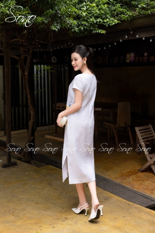 SONO - Đầm linen thêu hoa cúc