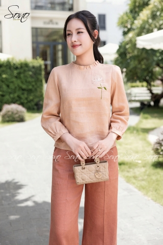 SONO - Áo linen dài tay bèo nhún thêu hoa
