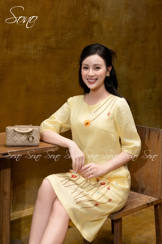SONO - Đầm linen tay lỡ thêu hoa cỏ