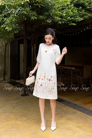 SONO - Đầm linen tay lỡ thêu hoa cỏ