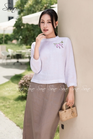 SONO - Áo linen dài tay cổ bèo nhún thêu