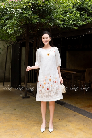 SONO - Đầm linen tay lỡ thêu hoa cỏ