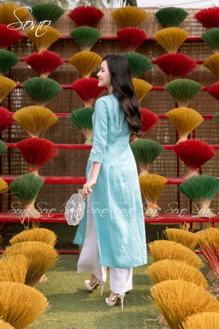 SONO - Áo dài linen thêu hoa trắng toàn thân