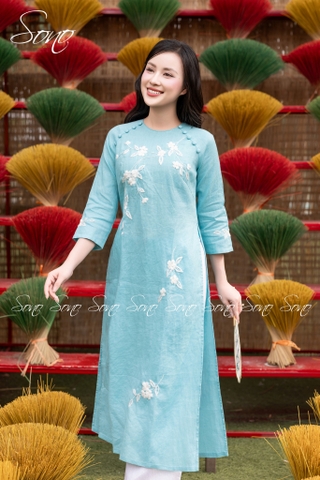 SONO - Áo dài linen thêu hoa trắng toàn thân