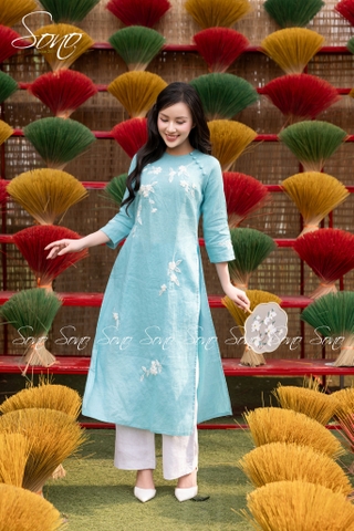 SONO - Áo dài linen thêu hoa trắng toàn thân