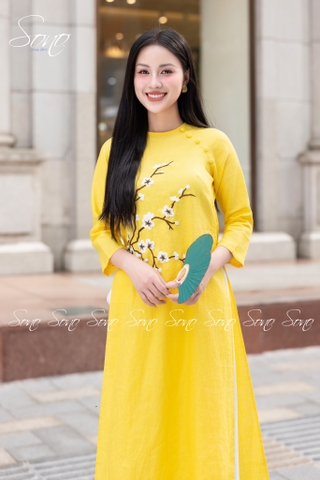 SONO - Áo dài vàng tươi thêu cành hoa