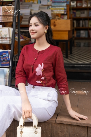 SONO - Áo linen thêu cành hoa đột chỉ cổ
