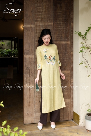 SONO - Áo dài xanh bơ thêu hoa và bướm