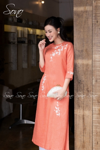 SONO - Áo dài linen cam thêu bông trắng