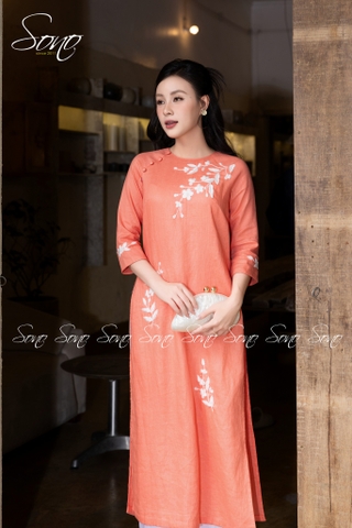 SONO - Áo dài linen cam thêu bông trắng