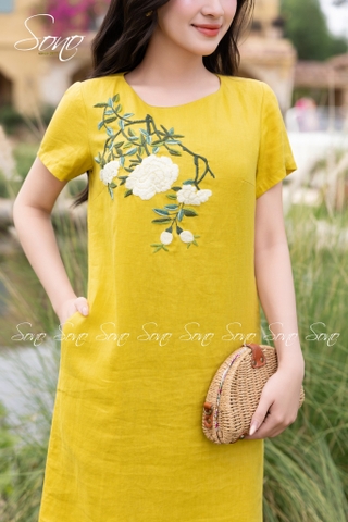 SONO - Đầm linen có tay thêu 5 nhánh hoa đặc