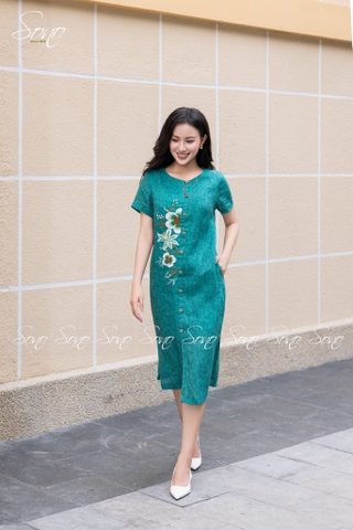 SONO - Đầm linen loang nút gỗ thêu hoa
