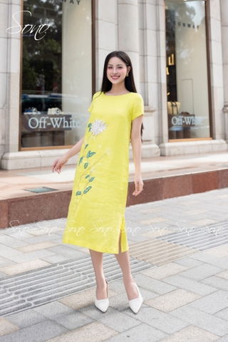 SONO - Đầm linen thêu cúc trắng nút gỗ sau