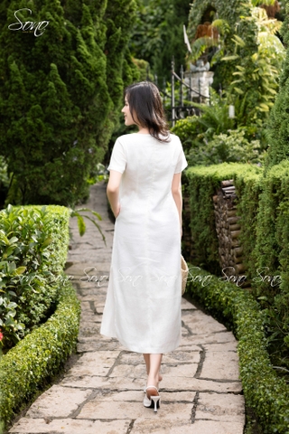 SONO - Đầm trắng có tay thêu cánh bướm