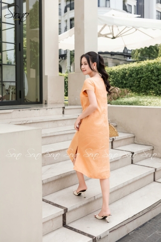 SONO - Đầm linen cổ tim thêu trúc và hạc