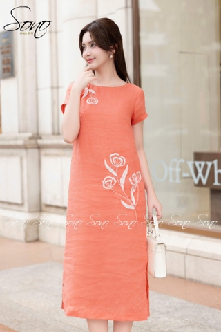 SONO - Đầm linen thêu hoa trắng đối xứng