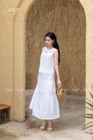 SONO - Áo linen sát nách cổ đính nút thêu viền