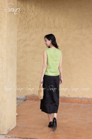 SONO - Áo linen sát nách cổ đính nút thêu viền