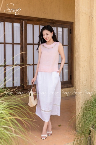 SONO - Áo linen sát nách cổ đính nút thêu viền