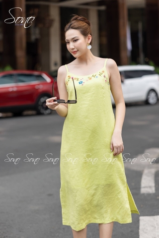 SONO - Đầm linen 2 dây thêu viền cổ