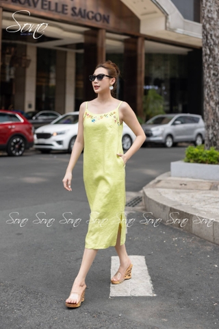 SONO - Đầm linen 2 dây thêu viền cổ