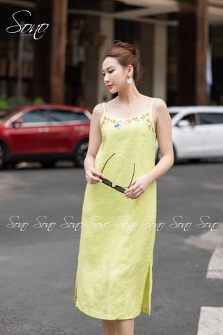 SONO - Đầm linen 2 dây thêu viền cổ