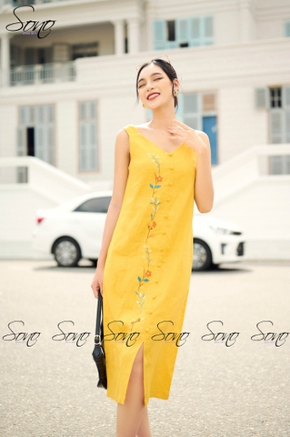 SONO - Đầm linen cổ tim thêu dọc