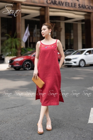 SONO - Đầm linen 2 dây thêu viền cổ