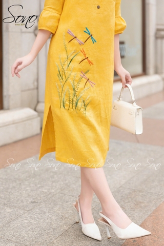 SONO - Đầm linen cổ tim tay lồng đèn thêu chuồn chuồn