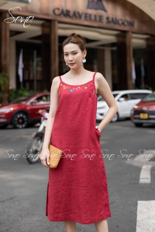 SONO - Đầm linen 2 dây thêu viền cổ