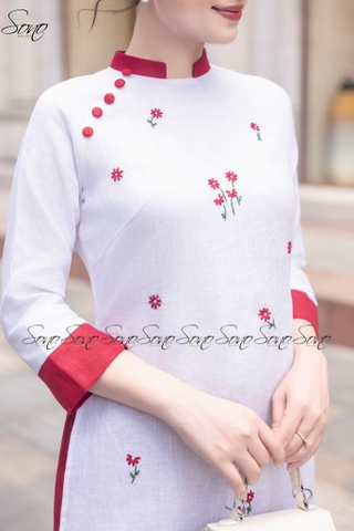 SONO - Áo dài trắng thêu hoa nhỏ màu đỏ